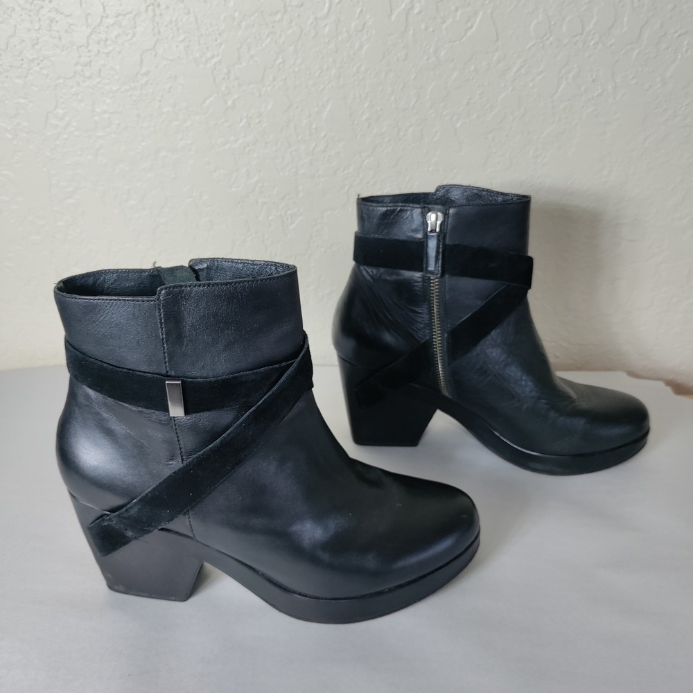 Eileen Fisher Black Leather Suede Strap Ankle Boots Block Heel Size 9.5 Italy